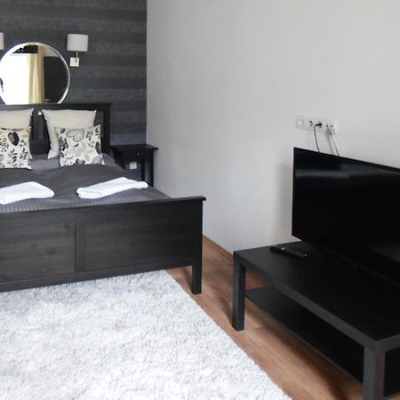Luxury Apartment By Hi5-Varoshaz Suite บูดาเปสต์ ภายนอก รูปภาพ